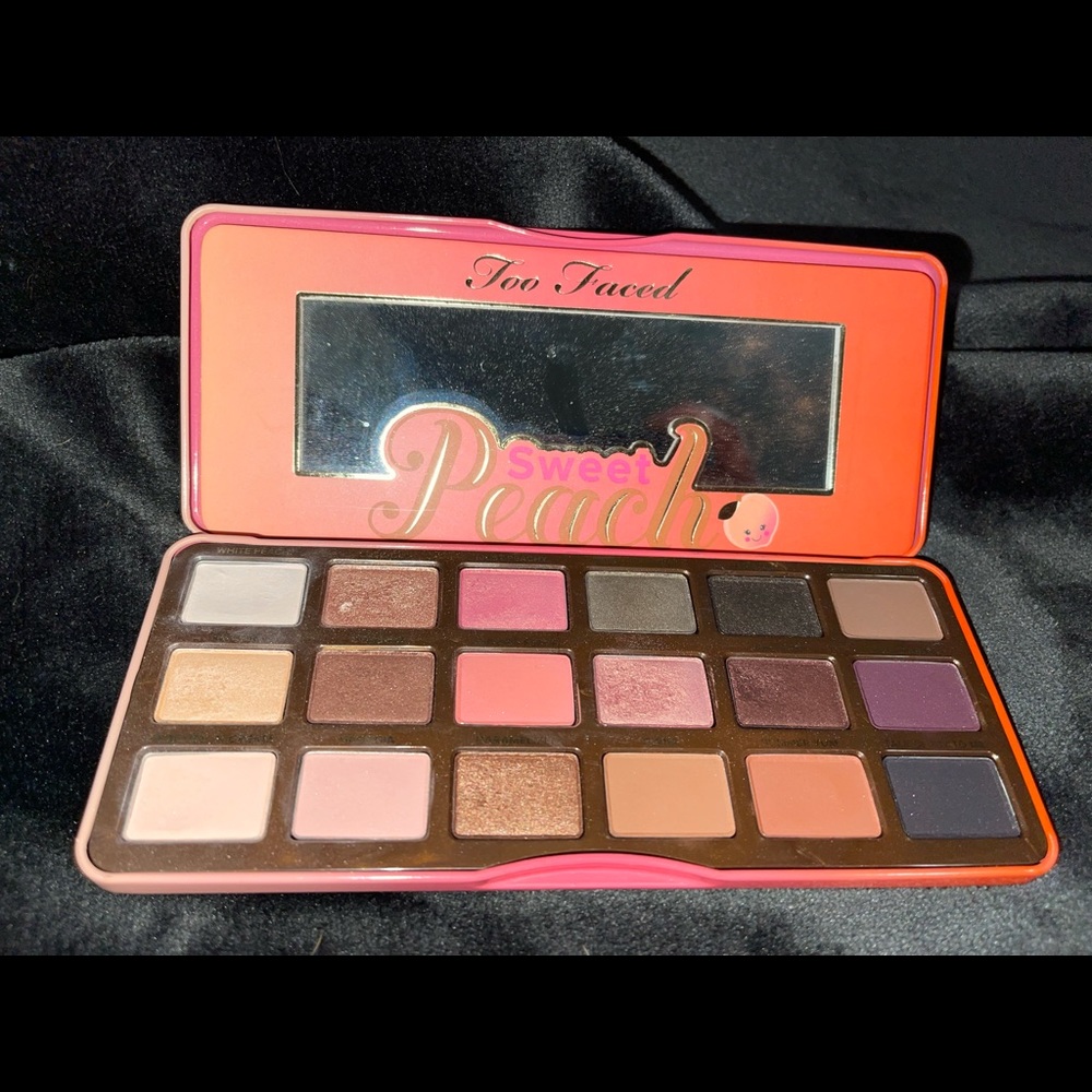 Sweet peach makeup
